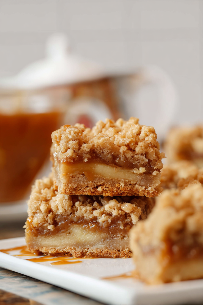 caramel apple crumb bars