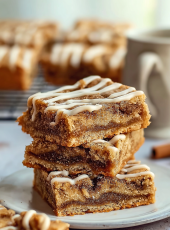 Cinnamon Roll Blondies Recipe – Easy & Delicious!
