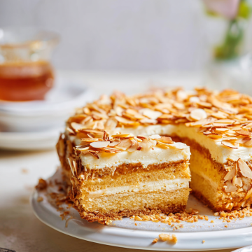 Bee Sting Cake (Bienenstich)