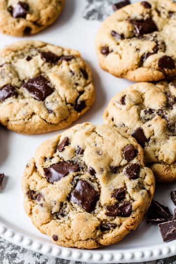 The Ultimate Easy Chocolate Chip Cookies